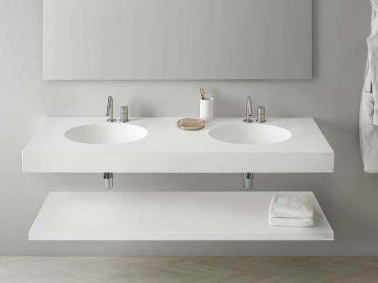 Plan vasque lavabo sur mesure : L 120 à 201 x P 40 à 51 cm, finition lisse mate, 10 couleurs au choix, Anti bactérien, résine Akrytan® teinté dans la masse, Livraison Offerte.